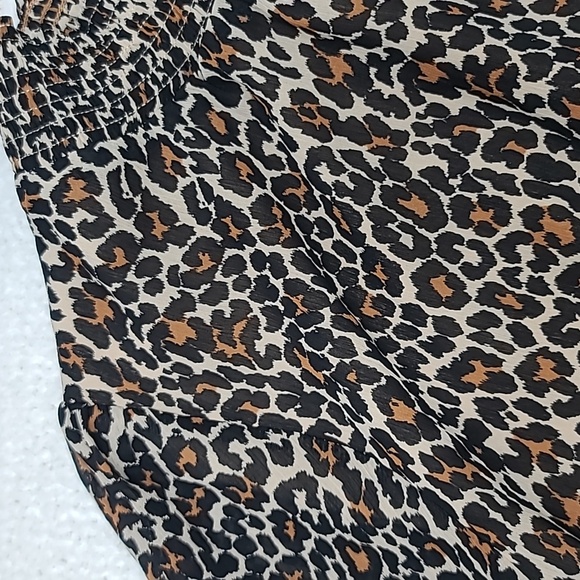 J Crew Long Sleeve Leopard Smocked Neck Shirt in Brown/Black - NWT - Picture 10 of 17